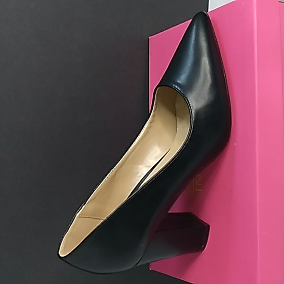 Catherine Malandrino black vegan leather pump heel shoes size 8.5 NEW - Picture 9 of 12